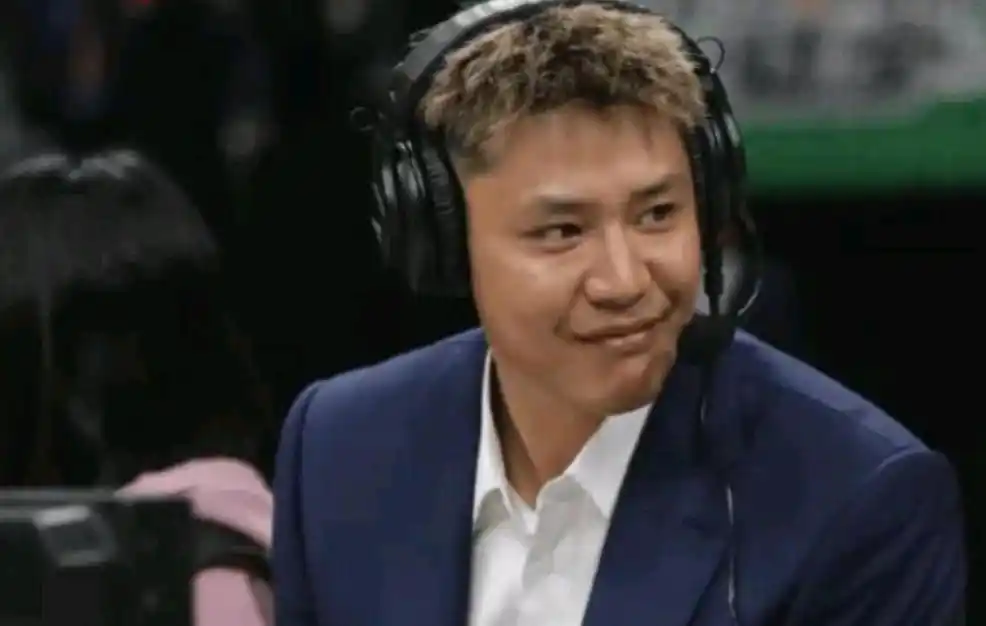 贺天举nba视频_贺天举篮球生涯转型游戏主播解说员_从NBA希望到CBA边缘的贺天举