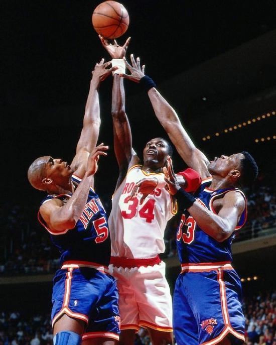 NBA历史中锋榜前十，跟现役中峰球员比这十位真的是厉害太多了！