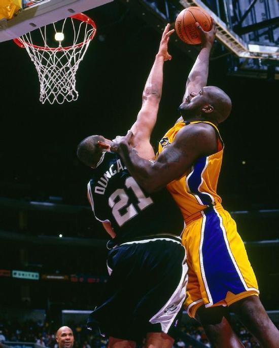 NBA历史中锋榜前十，跟现役中峰球员比这十位真的是厉害太多了！
