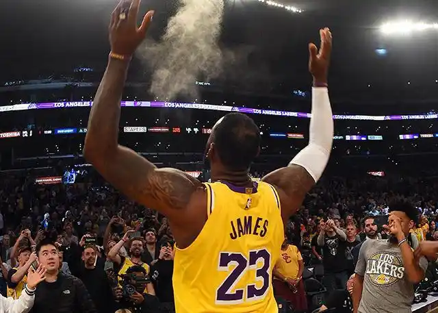 nba总决赛球队得分记录_杰里-韦斯特詹姆斯总决赛得分_NBA历史总决赛球员总得分排行榜