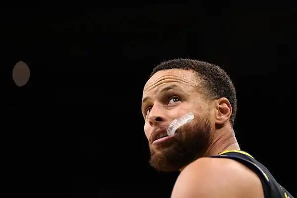 6月9日NBA总决赛第三场凯尔特人主场获胜库里完成历史超越