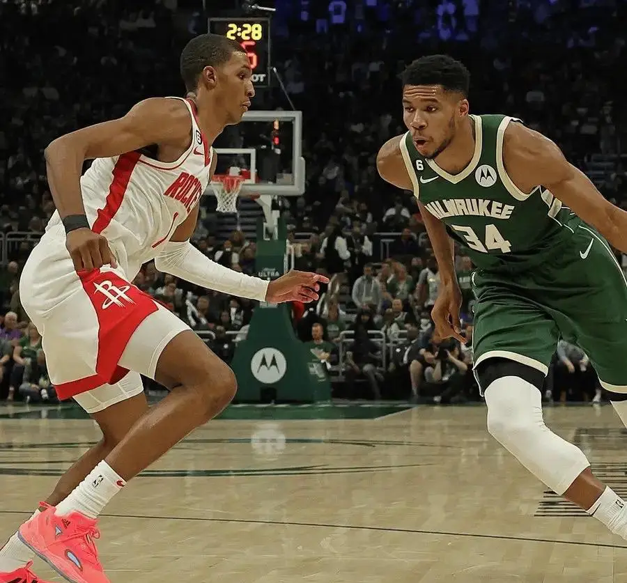 NBA 十年得分传奇扬尼斯·阿德托昆博的崛起与统治力