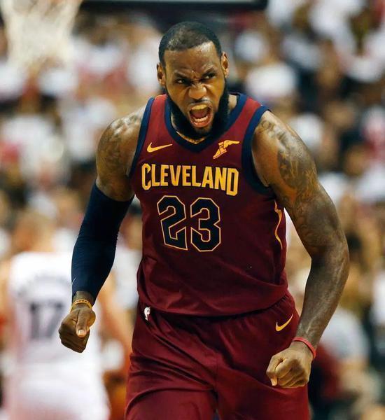:NBA历史FMVP次数最多球员_NBA总决赛MVP排行榜_nba历届fmvp