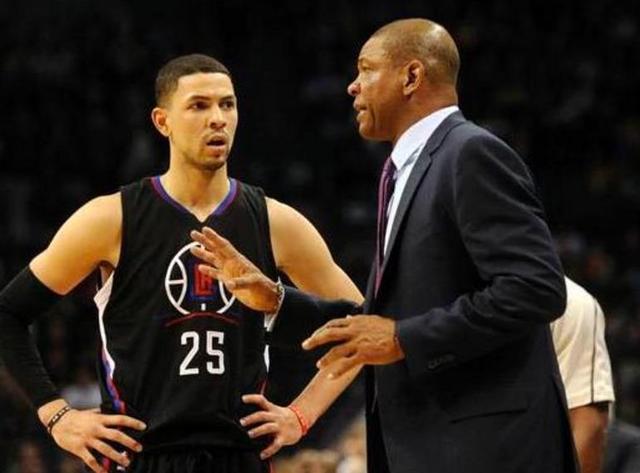 乔丹怒怼裁判事件_nba观众骂裁判_NBA球员怒怼裁判球星