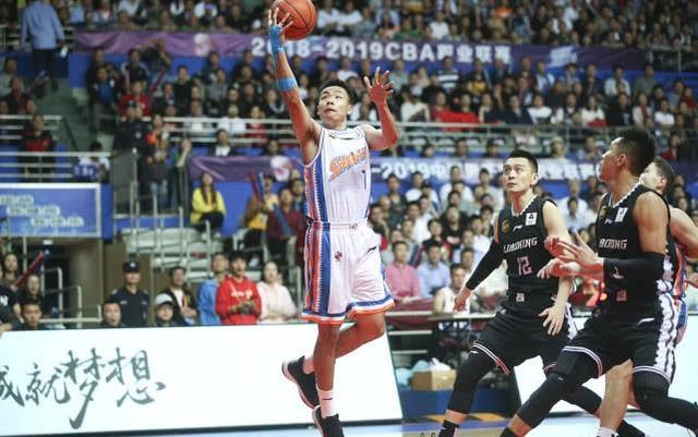 唐子豪 CBA 表现 李秋平战术调整_唐子豪cba