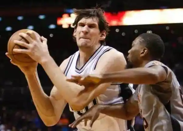 nba球员的手掌大小_NBA大手掌球员_乔丹手长数据