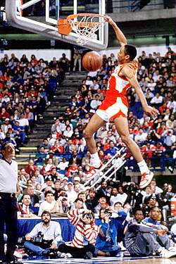 1986年NBA扣篮大赛 小土豆韦伯 反身双手灌篮_nba扣篮大赛1986