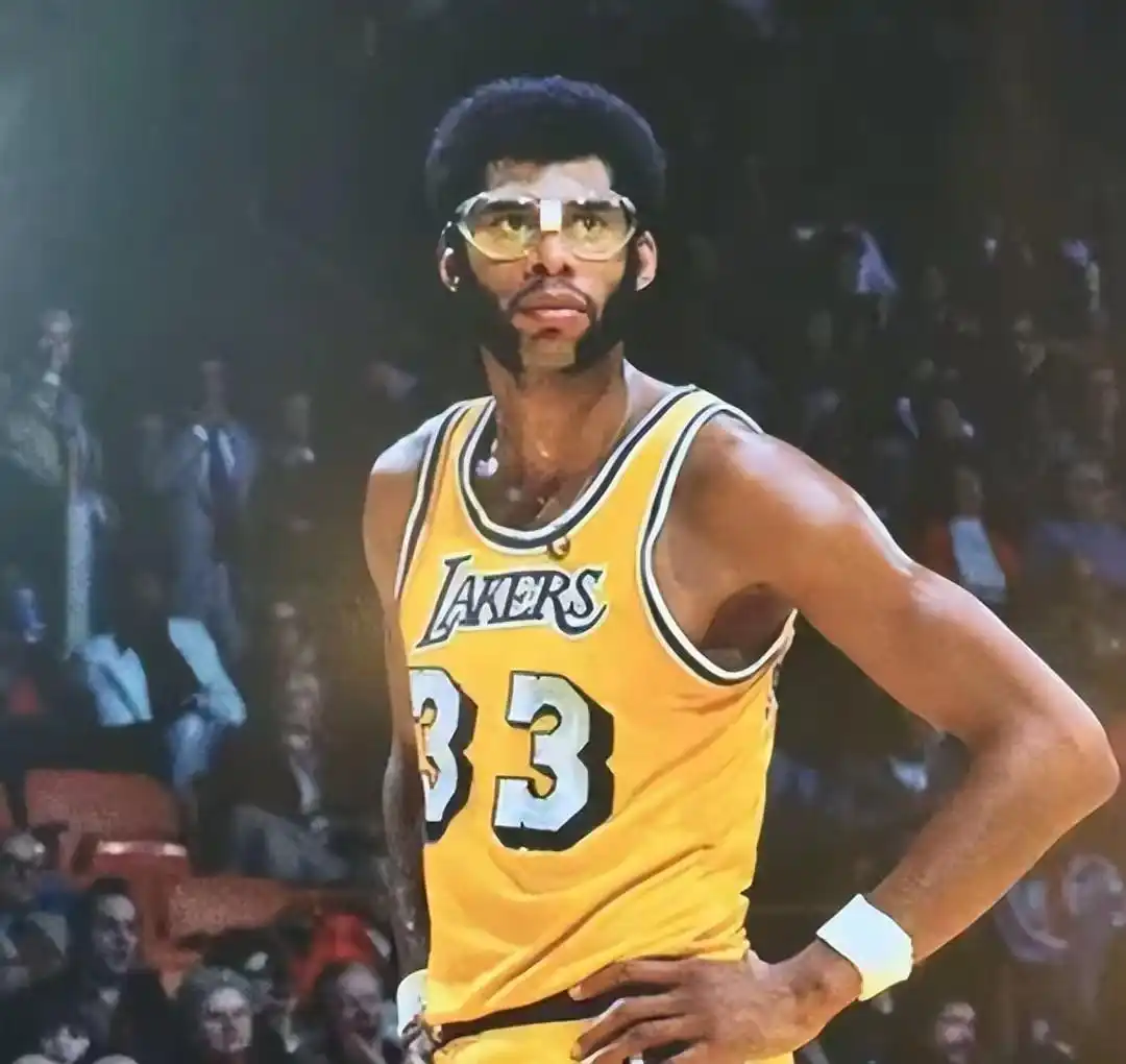 nba篮球最厉害的人_历史得分王詹姆斯进攻分析_NBA进攻最无解的10大球星