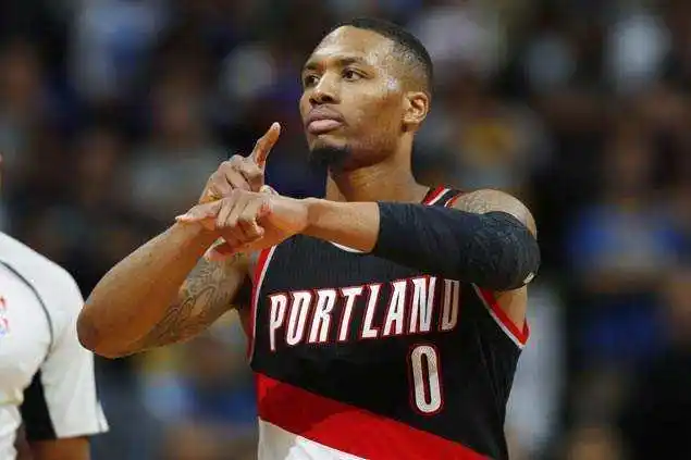 安东尼A级庆祝动作_NBA球星庆祝动作最帅_nba球员庆祝手势