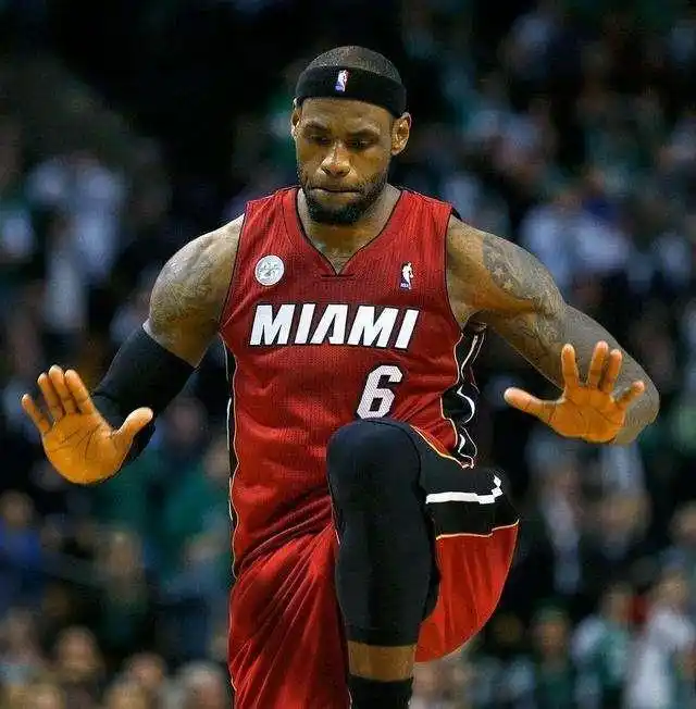 安东尼A级庆祝动作_NBA球星庆祝动作最帅_nba球员庆祝手势