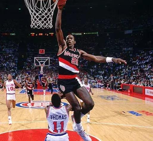 维尼·约翰逊绝杀开拓者_nba jb_坏孩子军团总决赛历史