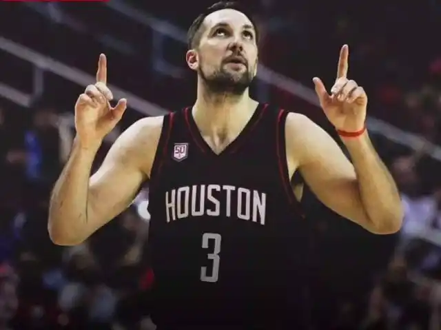 NBA经典庆祝动作_乔丹摊手动作_nba球员庆祝手势