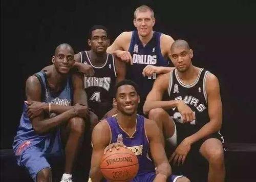 皮蓬乔丹公牛队984分常规赛得分_迈克尔乔丹公牛队三连冠历程_nba jb