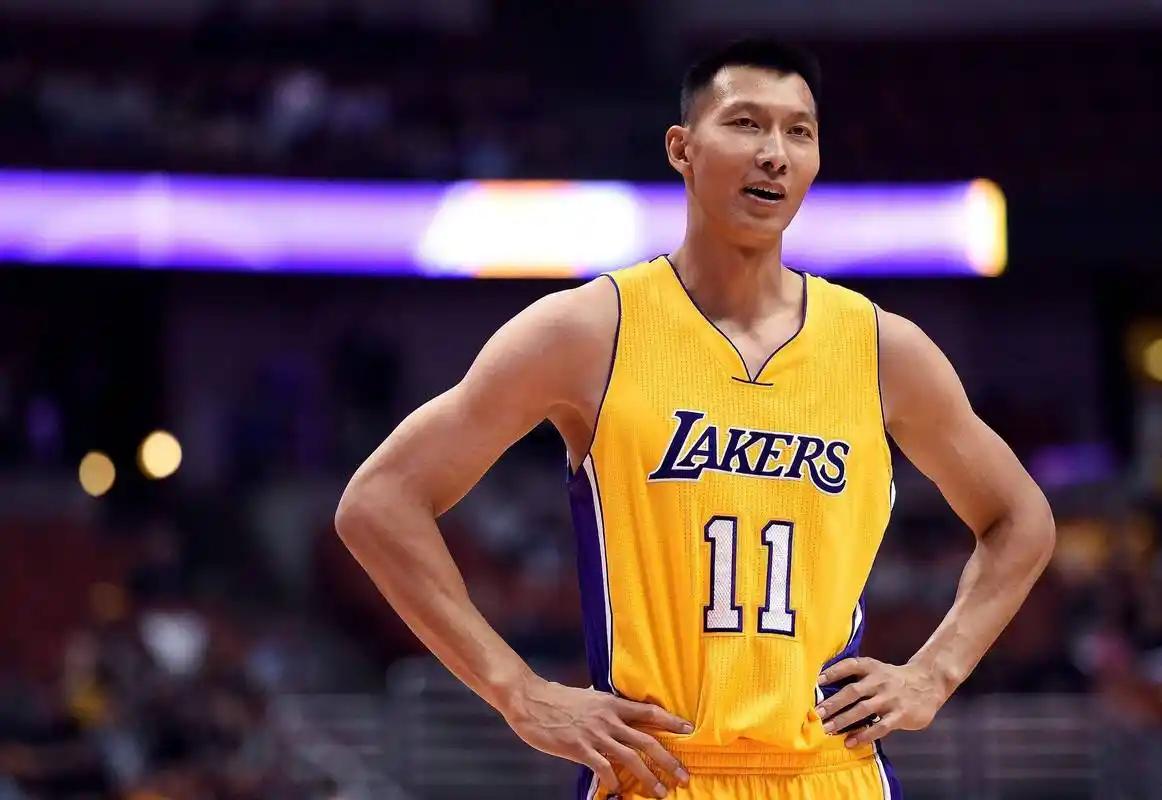 易建联 广东宏远 退役_易建联 NBA 职业生涯_易建联cba薪水