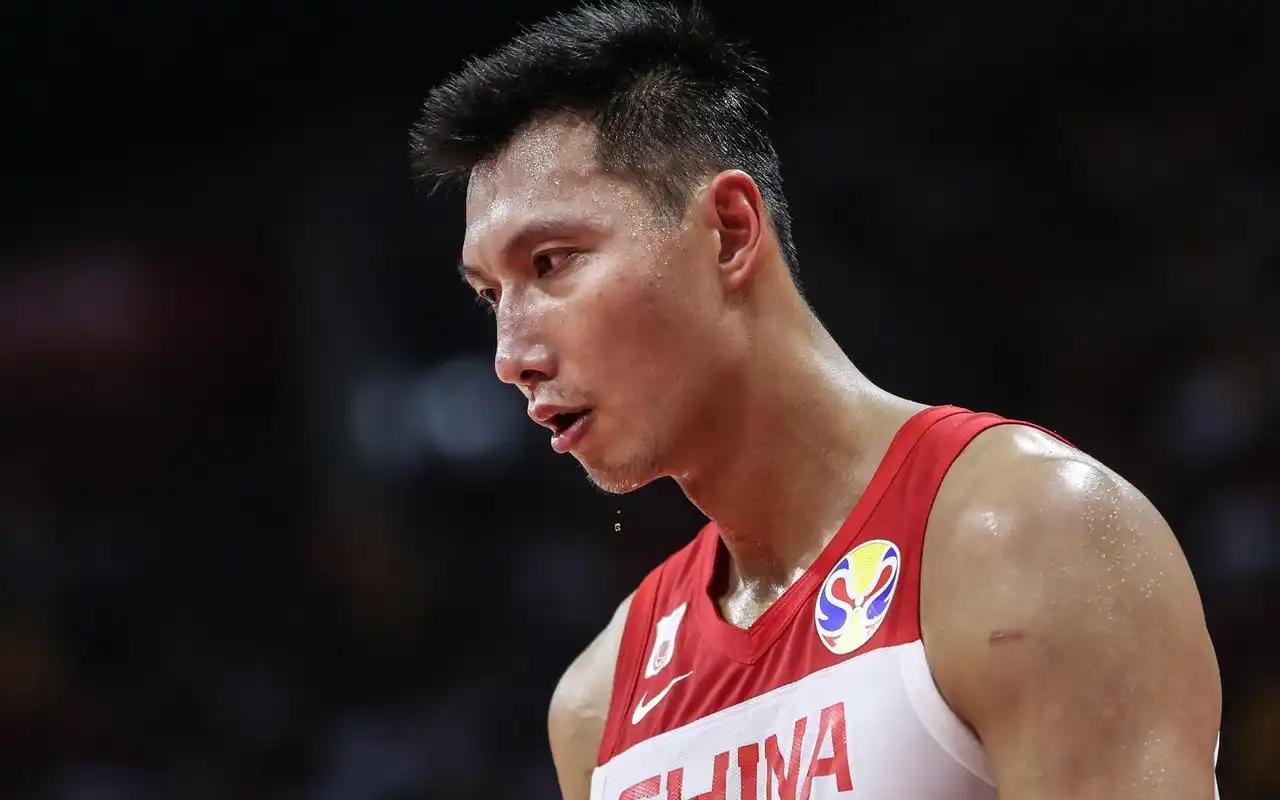 易建联cba薪水_易建联 广东宏远 退役_易建联 NBA 职业生涯