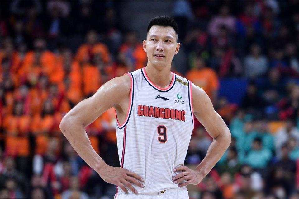 易建联 CBA 收入_易建联 NBA 对比_易建联cba薪水