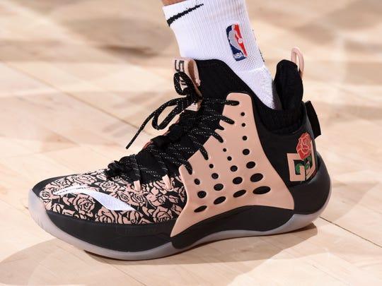 安踏克莱汤普森合同_李宁签约的nba球星_NBA球星李宁代言