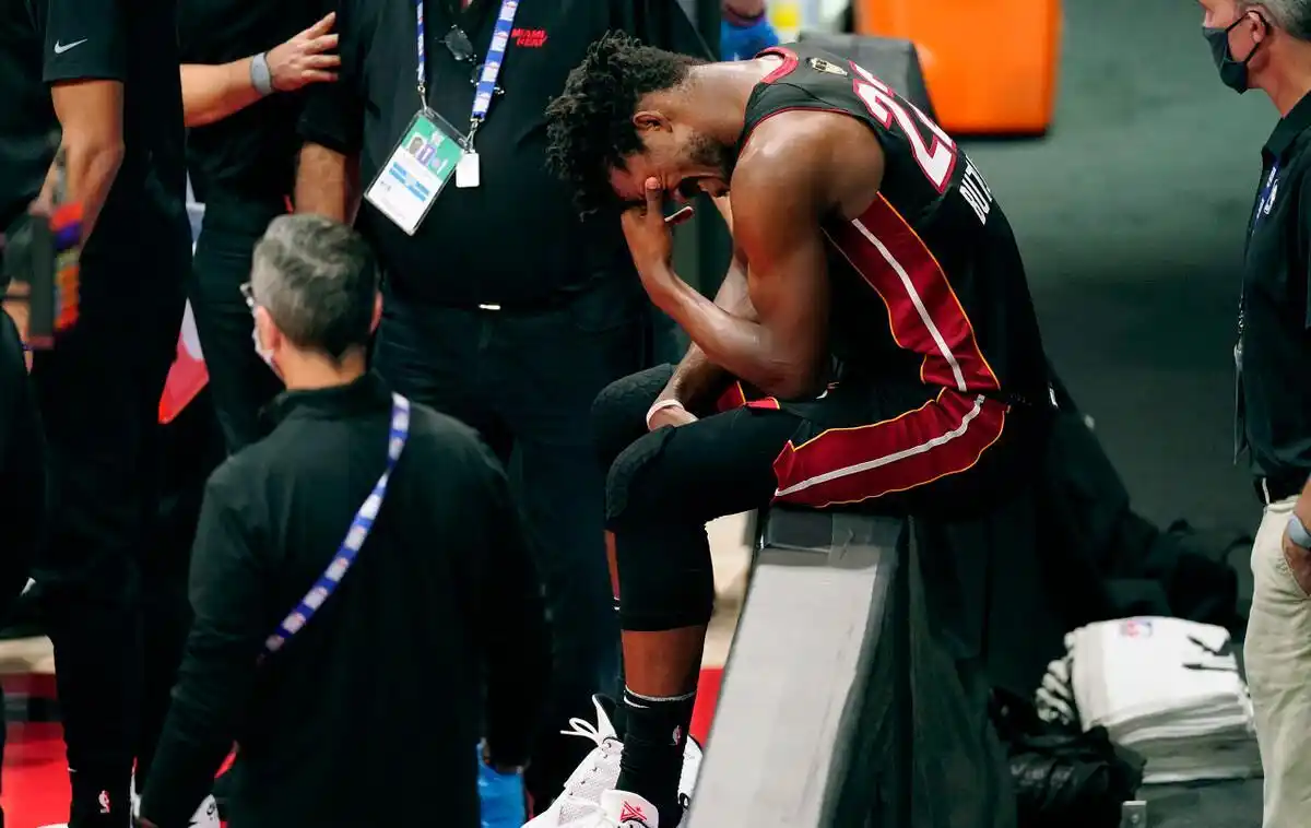 nba历史年薪排名_NBA总决赛球员生涯总薪水排名_湖人热火球员总薪水对比