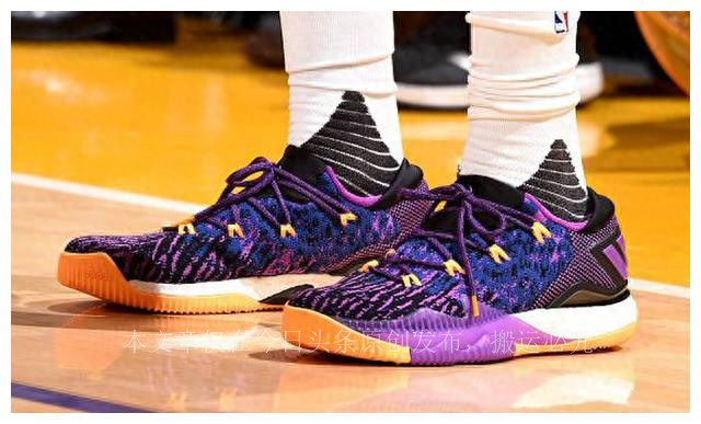 签名鞋定制设计_nba哪些球员有签名鞋_篮球明星签名鞋