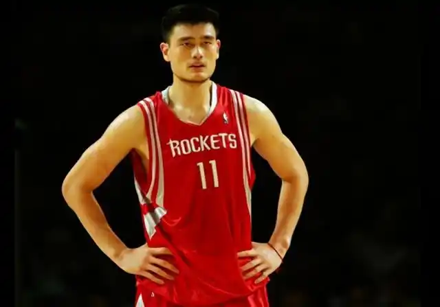 姚明篮球技术_姚明与奥尼尔对比_姚明在nba的实力