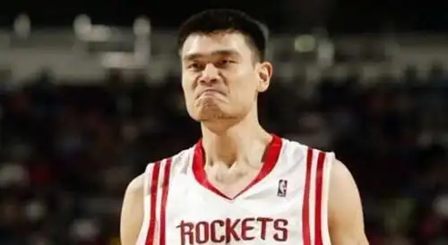 姚明篮球技术_姚明与奥尼尔对比_姚明在nba的实力