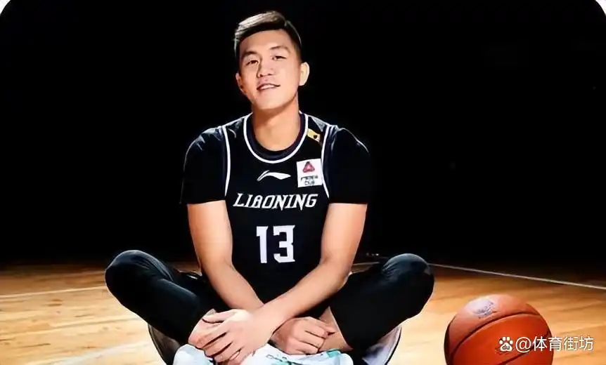 易建联nba最新消息_辽宁男篮续约华莱士_易建联全家移居美国