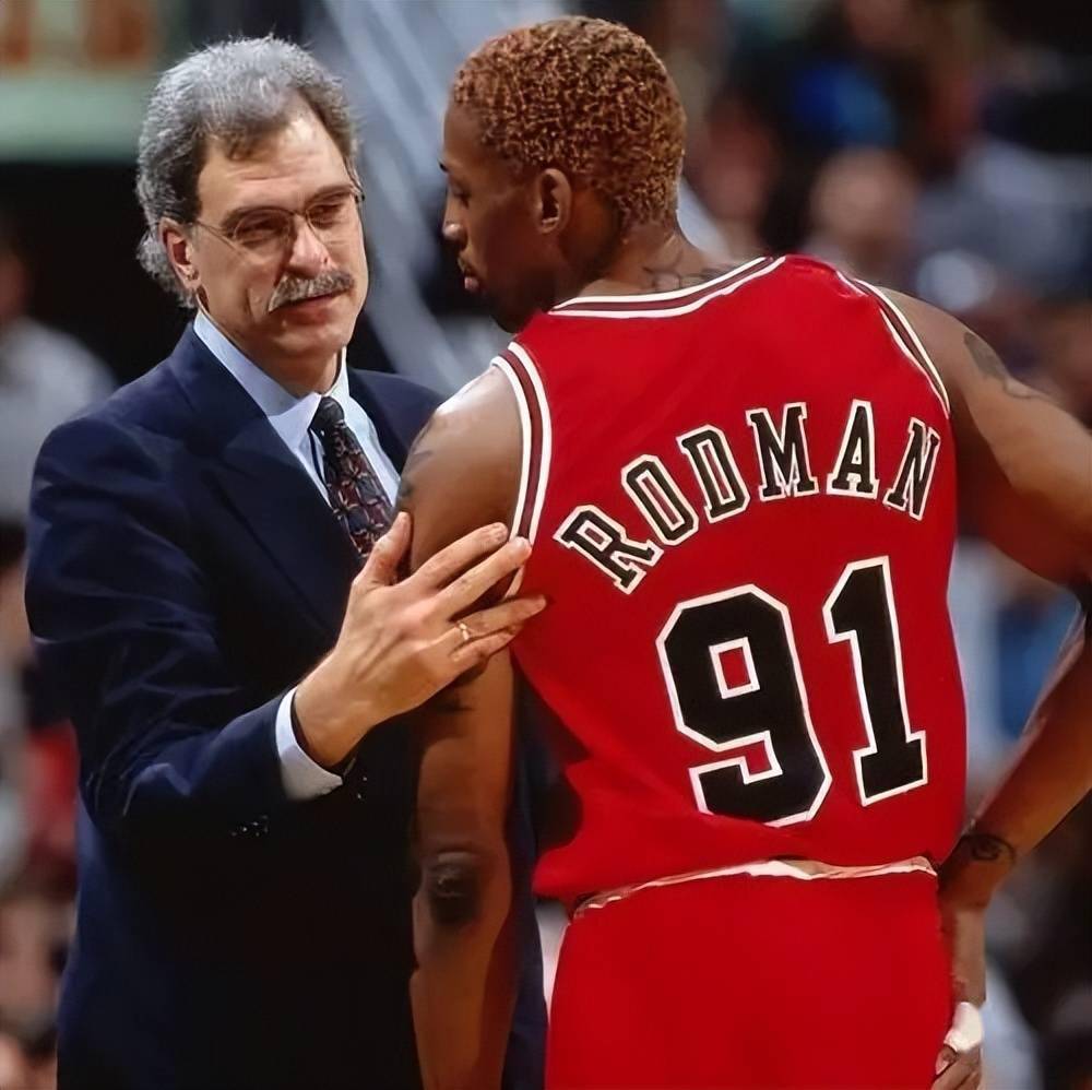 菲尔杰克逊 NBA 教练生涯_菲尔杰克逊 三角战术_nba菲尔杰克逊