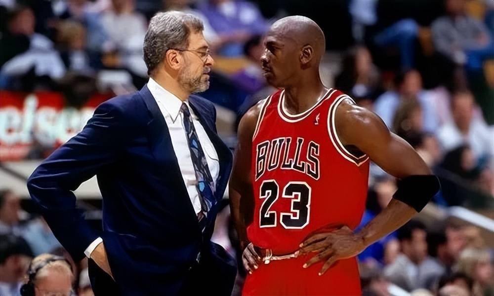 菲尔杰克逊 三角战术_菲尔杰克逊 NBA 教练生涯_nba菲尔杰克逊