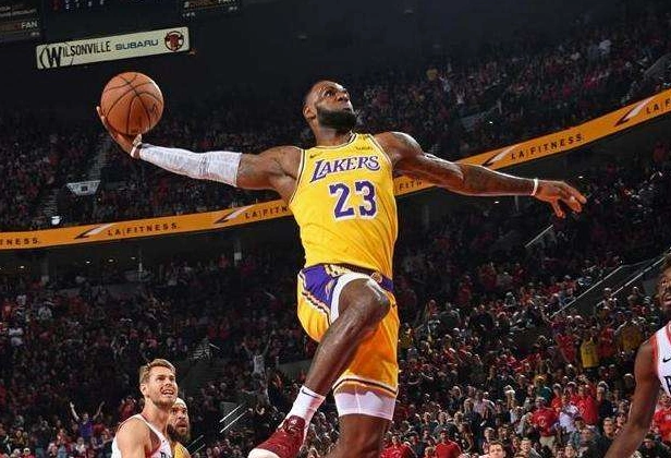 NBA巨星年薪亿万他们开啥车詹姆斯最爱的竟是法拉利超跑