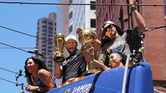 33岁总决赛MVP球员_16年nba总决赛mvp_32岁总决赛MVP球员