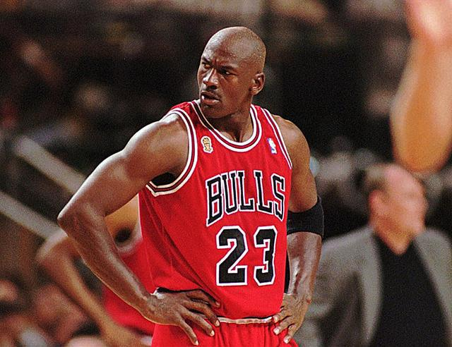 NBA最好看的5件球衣，每一件都是独具一格的，最美的还是3号