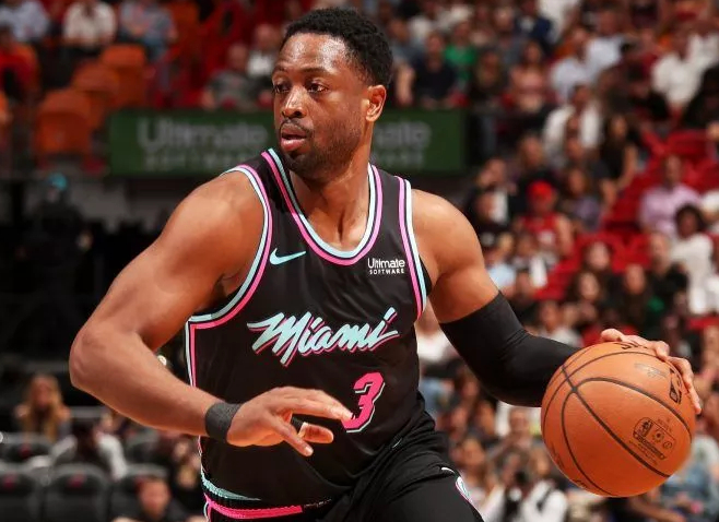 美球迷评NBA历史最美球衣：湖人3件上榜，乔丹公牛球衣最经典