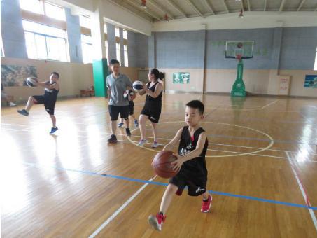 篮球场上常用英语court、cross screen等术语介绍