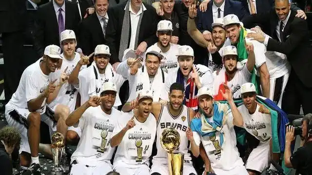 湖人队33连胜_NBA连胜纪录_nba史上最长连胜