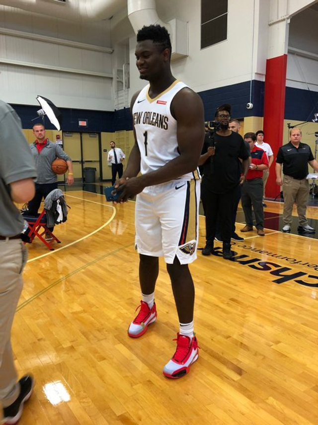 虚报身高的NBA球星马文-巴格利、锡安-威廉姆森身高之谜