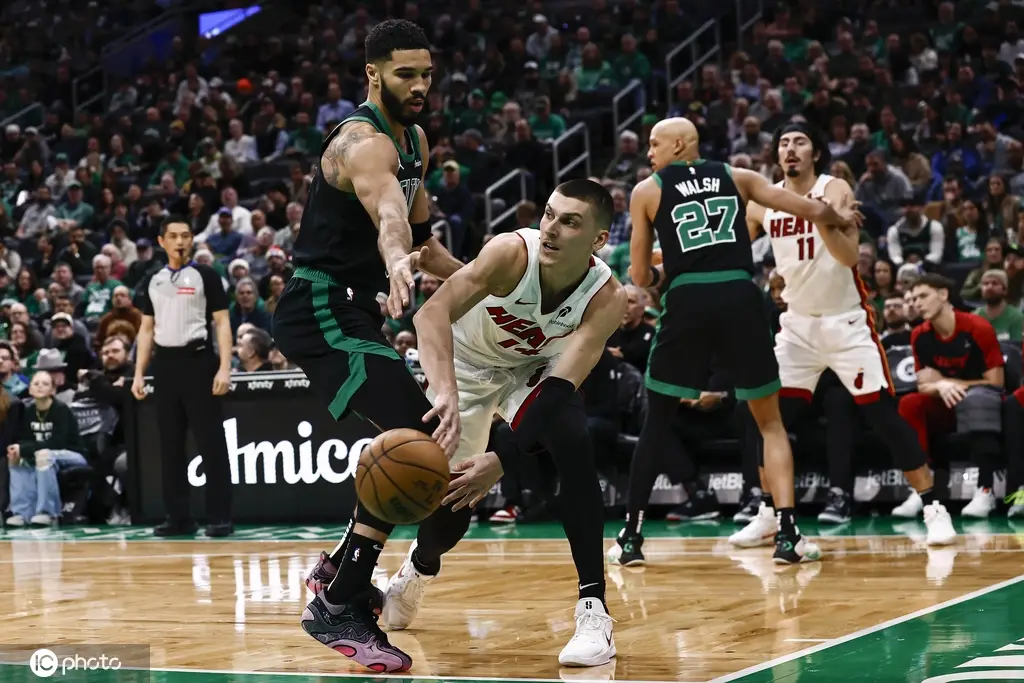 12月3日NBA常规赛凯尔特人主场108-89击败热火