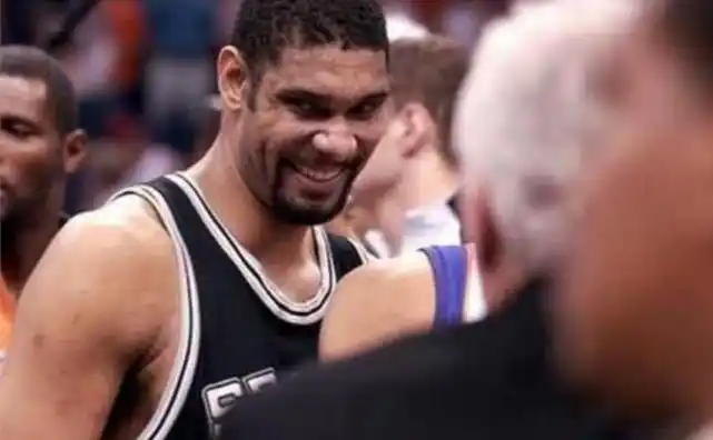 NBA球星搞笑瞬间_nba搞笑动态图_姚明搞笑表情包