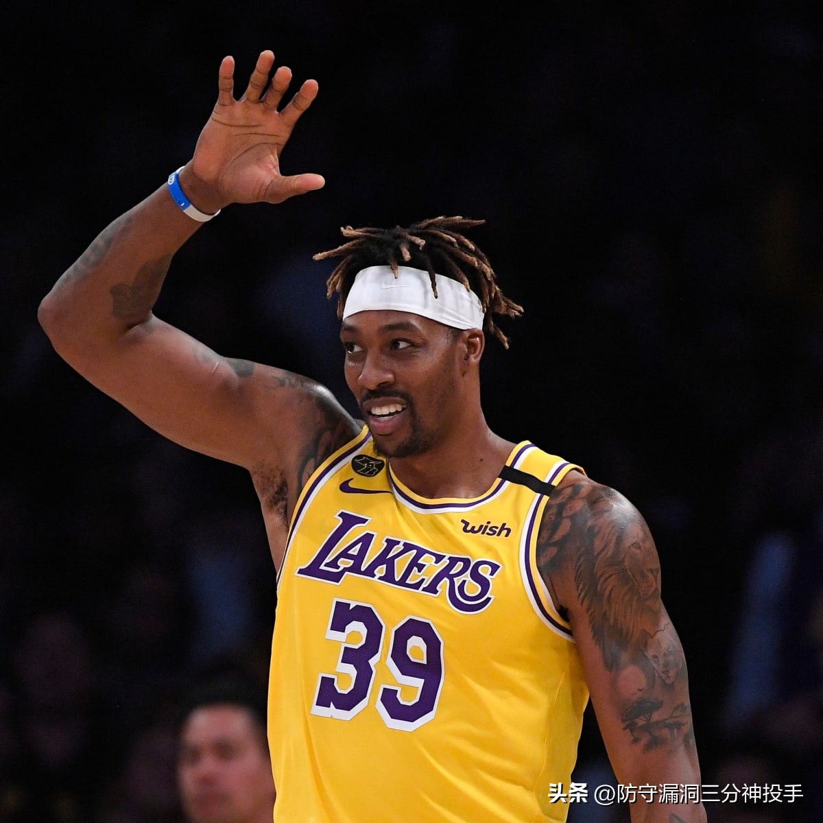nba最新转会霍华德_魔兽霍华德WWE_NBA霍华德退役