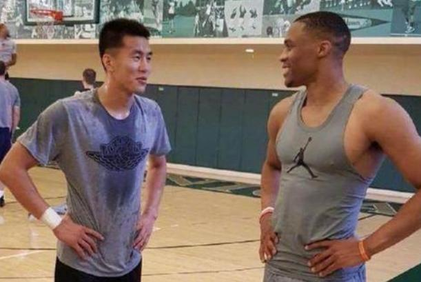 篮球球星身高差距_nba球星与明星对比_千万不要和NBA球星合影
