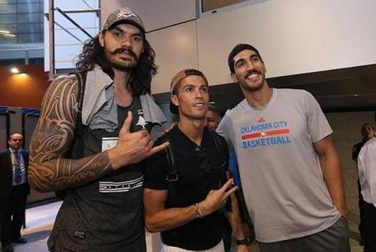 nba球星与明星对比_篮球球星身高差距_千万不要和NBA球星合影