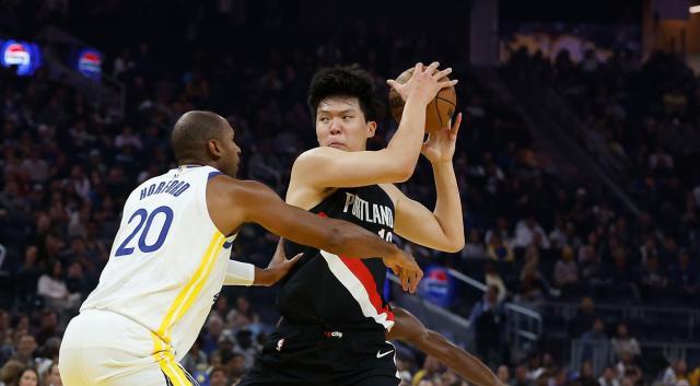 10月12日NBA球员体重榜单公布扎克·埃迪居首杨瀚森第九
