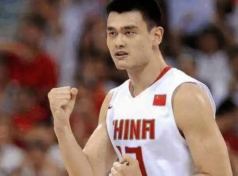 亚洲篮球联赛之首CBA姚明统治力媲美奥尼尔成长超预期