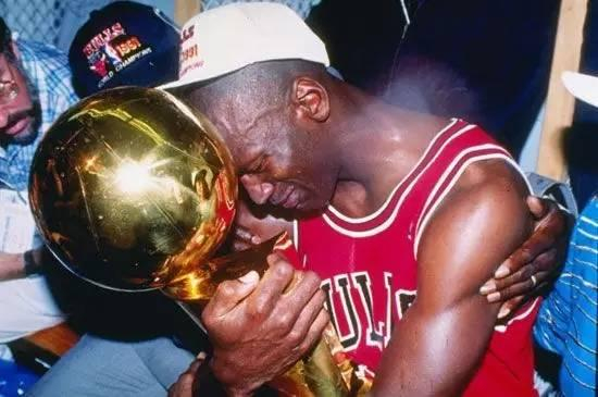NBA总冠军荣誉至高无上乔丹6次夺冠皮蓬亦6次相随
