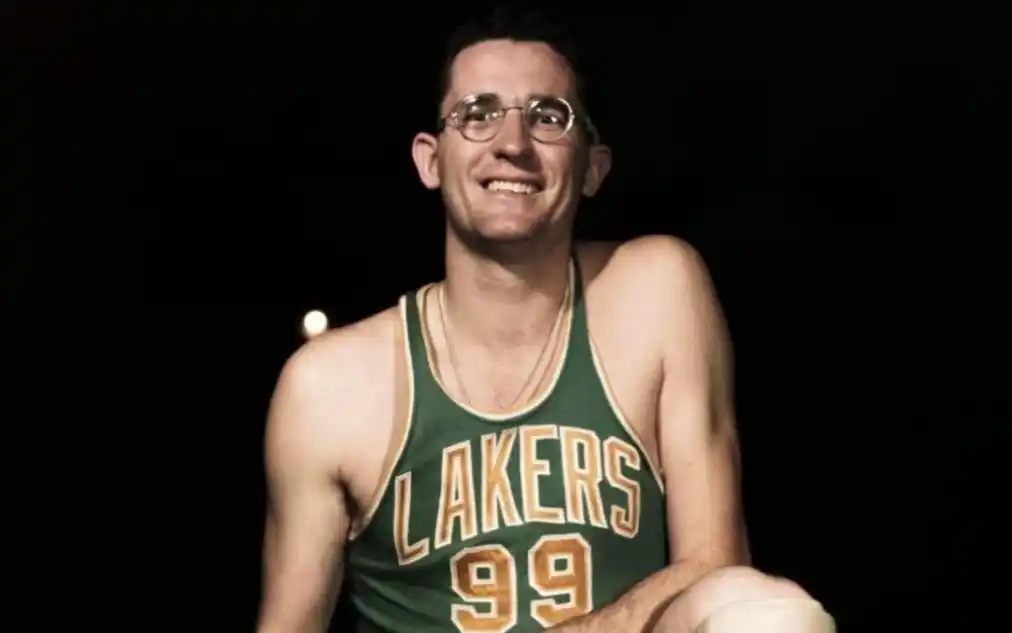 维尔特·张伯伦杯介绍_NBA其他奖杯命名_nba奖杯